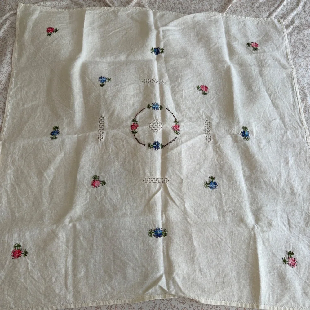 VTG Embroidered Card Tablecloth Set 5 Coasters White Linen Floral Lace 31x31